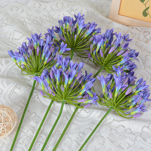 Fleurs Artificielles Mixtes Blanches, Violettes et Roses Rouges en PVC Moulé par Injection pour Décoration de Mariage et d'Intérieur - Product Image 2