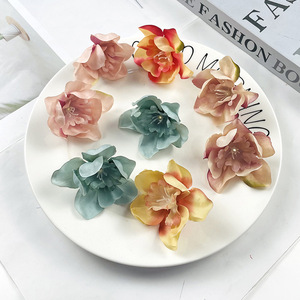 Tocado de Flores de Delphinium Europeo de Seda, 6 cm de Diámetro, Decoración para Bodas - Product Image 3