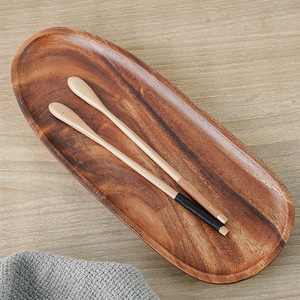 Assiette plate classique en bois massif durable avec couleur naturelle originale, forme irrégulière pour la vaisselle d'hôtel et de restaurant, écologique - Product Image 3