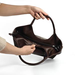 Sacs <span class=keywords><strong>à</strong></span> <span class=keywords><strong>main</strong></span> pour femmes en <span class=keywords><strong>cuir</strong></span> véritable de conception tendance avec revêtement résistant <span class=keywords><strong>à</strong></span> l'eau et caractéristiques d'<span class=keywords><strong>entretien</strong></span> faciles - Product Image 6