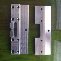 Pièces automobiles OEM miniatures usinées sur mesure en acier inoxydable et aluminium par CNC, avec services d'électroérosion à fil et de brochage