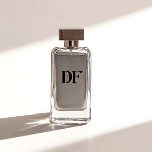 Flacons <span class=keywords><strong>de</strong></span> <span class=keywords><strong>parfum</strong></span> en verre transparents carrés plats <span class=keywords><strong>de</strong></span> luxe <span class=keywords><strong>de</strong></span> haute qualité <span class=keywords><strong>de</strong></span> 100 ml avec pulvérisateur à pompe - Product Image 2