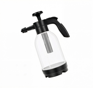 Pulvérisateur de mousse manuel ILOT 2L pour voiture, canon à mousse pour tuyau d'arrosage avec jet en éventail pour lavage et arrosage des plantes - Product Image 6