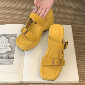 Women's High Heel Fashionable Yellow Slippers Summer New Style Comfortable Thick-Soled <b>Sandals</b> for Autumn Spring Outdoor Use - Product Image 1