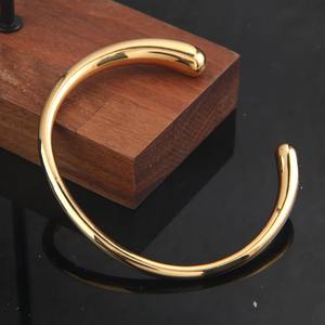 Women's Trendy <b>Gold</b> Plated <b>Bracelet</b> Smooth Stainless Steel C-Shaped Opening Classic <b>Pearl</b> Heart-shaped Bangle for Weddings - Product Image 5