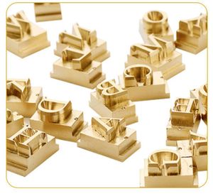Set Completo di Stampi in Ottone, Alfabeto, Numeri e Simboli Intercambiabili per Incisione su Pelle, Stampa a Caldo, Logo Personalizzato - Product Image 5