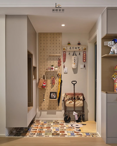 Mobiletto Modulare Personalizzato in Acciaio Inossidabile Slim Shaker, Arredamento per Mudroom, Scarpiera di Lusso con Ripiani Aperti in Vetro e Resina - Product Image 3