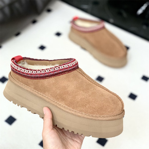 Chaussures d'hiver chaudes pour femmes 2026, style décontracté, en daim doublé de fourrure, à plateforme, à enfiler, semelle épaisse, bottes de neige pour <span class=keywords><strong>femme</strong></span> - Product Image 1