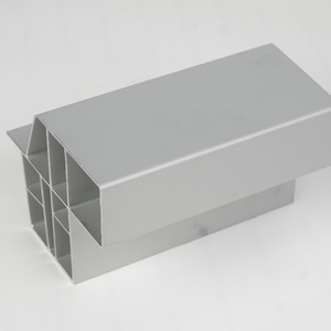 Profilé d'extrusion en aluminium automobile léger et haute résistance sur mesure pour les boîtiers de batteries de véhicules électriques et les cadres structurels - Product Image 4