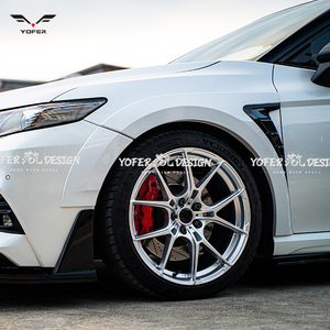 Accessoires d'usine pour Toyota Camry : Élargisseurs d'ailes blancs et noirs pour modèles SE, XSE, LE, XLE, Hybride - Product Image 3