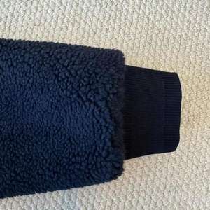 แจ็คเก็ตบอมเบอร์คุณภาพสูงสำหรับผู้ชายและผู้หญิง ฤดูใบไม้ร่วงและฤดูหนาว อุ่น หนา คอปกกลม แบบทางการ เคลือบลายพราง - Product Image 4