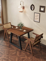 Ensemble table et chaises de salle à manger en bois massif de style vintage, personnalisable, pour hôtel, gîte, cantine commerciale