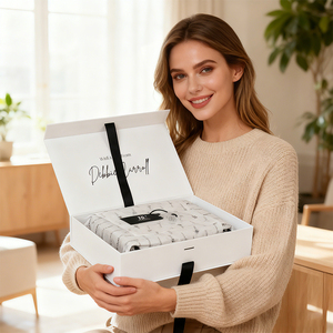 Hộp Đóng Gói Trang Phục Sang Trọng Tùy Chỉnh Hộp Quà Tặng Từ Tính Mờ Màu Trắng Bằng Bìa Giấy Với Ruy Băng - Product Image 3