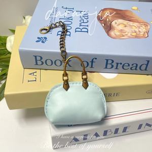 Nouveau Porte-clés Mini Sac à Main Premium avec Coquillage, Pendentif Exquis et Léger, Chaîne de Qualité Supérieure - Product Image 3