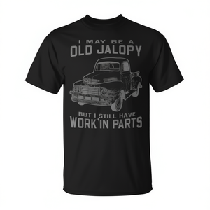 T-shirt Premium Promozionale per Compleanno con Design 'Old Jalopy Truck' e 'Work-In-Parts' - Product Image 2
