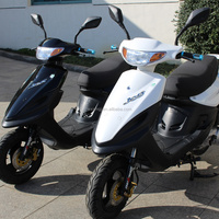 Nouveau design de scooter à essence avec siège confortable pour deux personnes, disponible en versions 125cc et 150cc
