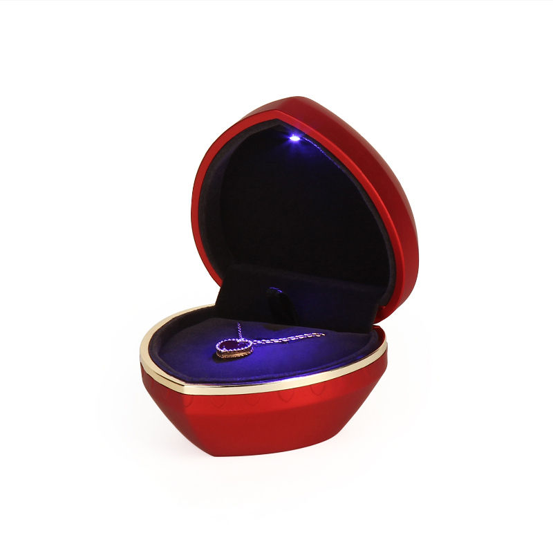 Boîte pendentif rouge