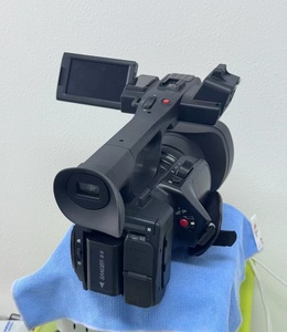 กล้องขายส่ง AG-AC90AMC เซ็นเซอร์ 3 MOS ขนาด 1/4.7 นิ้ว พร้อมฟังก์ชั่นซูม 22 เท่า - Product Image 4