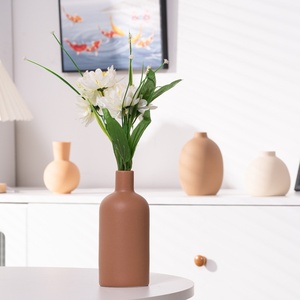 Vaso in Ceramica per Fiori Secchi, Mini Vaso per Composizioni Floreali, Design Moderno e Semplice, Decorazione da Scrivania per Ufficio - Product Image 2