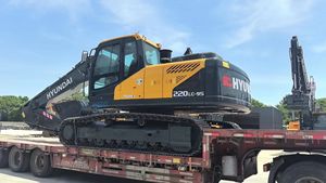 Excavadora de Orugas Hyundai 220LC-9S, Rendimiento de Excavación 220 Lc 9s 220-9s con Alta Eficiencia de Combustible y Potencia - Product Image 3