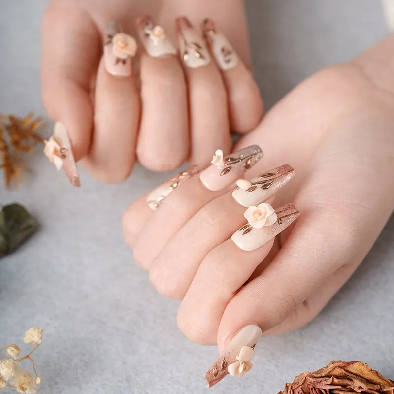 Prensa de unhas de flores feitas à mão de alta qualidade em unhas luxuosas com desenho