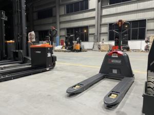 WELIFT EPT-15C 1.5ton 1500KG Electric Pallet Truck Lithium-Ion <b>Battery</b> <b>24V</b>/48V AWD 1 Year Warranty PU Wheels - Product Image 4