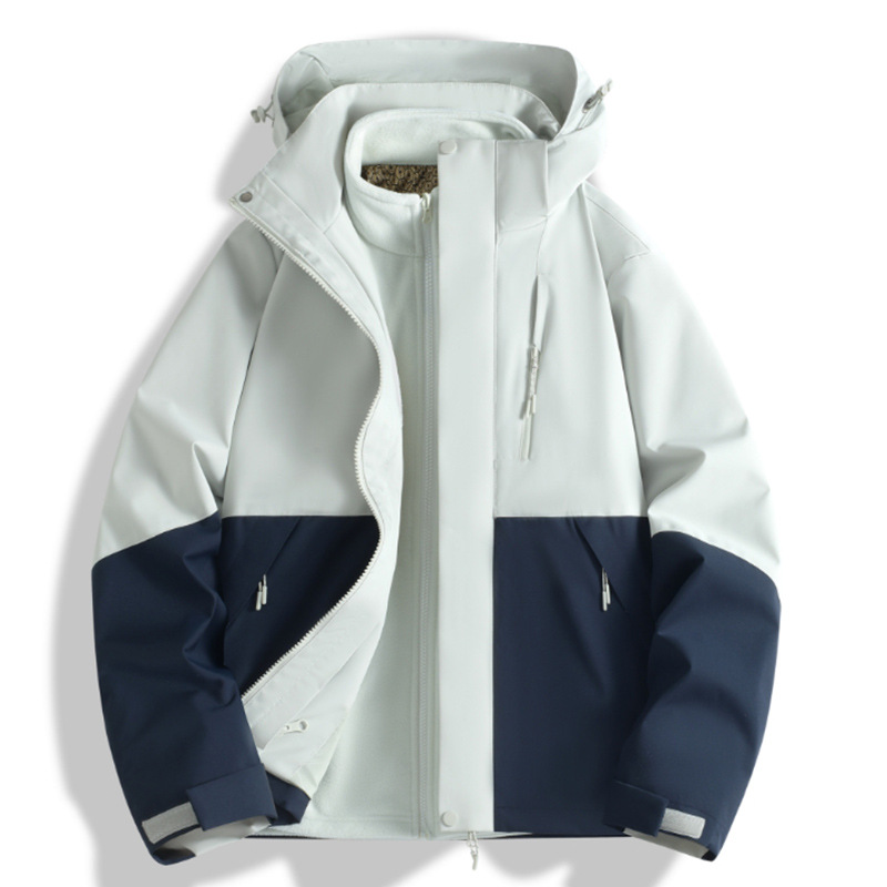 Blanc chaud, bleu marine.
