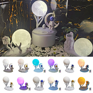 Lámpara Nocturna LED de Astronauta y Luna, Decoración para el Hogar, Adornos de Resina de Astronauta, Lámpara de Noche Recargable con Atenuación Continua, Decoración para el Hogar - Product Image 3