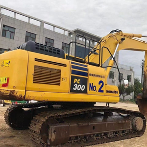 Excavadora de cadenas Komatsu PC300-8 usada, motor de 197 kW, capacidad de cazo de 1.4 m, bomba hidráulica controlada por PLC, caja de cambios en buen estado de funcionamiento. - Product Image 1