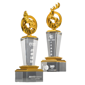 Trofeo grabado personalizado de alta calidad Formas de Lobo y ciervo Medallas de cristal Decoración de premios Trofeo de premio impreso UV - Product Image 1