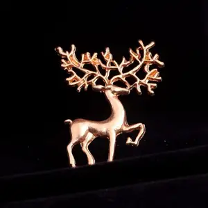 क्रिसमस सजावट एल्क हिरण धातु बिल्ला तामचीनी पिन, विंटेज क्रिसमस ब्रोच परिधान सामान पदोन्नति उपहार अंचल पिन