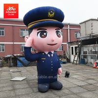 Nouveau design de personnage de policier publicitaire gonflable géant portant un uniforme de police pour un service personnalisé