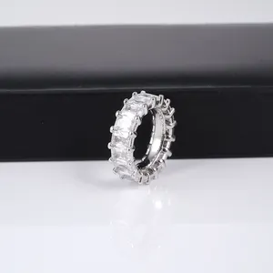 Joyería chapada en oro blanco para hombre y mujer, anillos de hiphop de diamante de circonia cúbica para hombre y mujer