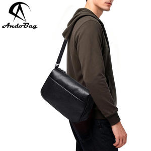 กระเป๋าหนังวัวแท้ AndoBag สำหรับผู้ชาย กระเป๋าสะพายข้างลำลอง กระเป๋าถือสะพายไหล่แฟชั่นสำหรับทำงานและกิจกรรมกลางแจ้ง รุ่น 6212 - Product Image 1