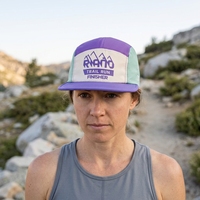 Gorra de camping de malla de poliéster de 5 paneles personalizada con estampado de letras, transpirable, para correr, deportes al aire libre y viajes