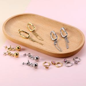 Pendientes de Aro Huggie de Moda Popular con Baño de Oro de 18k y Circonitas, Joyería de Acero Inoxidable, Pendientes Colgantes con Cadena de Borlas para Mujer - Product Image 1