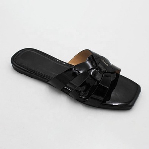 ผู้ผลิต <span class=keywords><strong>รองเท้า</strong></span>ดีไซน์เนอร์ รองรับโลโก้สั่งทำ ปรับแต่งรวดเร็ว <span class=keywords><strong>รองเท้า</strong></span><span class=keywords><strong>แตะ</strong></span>หนังแท้สำหรับผู้หญิง MOQ ต่ำ <span class=keywords><strong>รองเท้า</strong></span><span class=keywords><strong>แตะ</strong></span>แบบสวม <span class=keywords><strong>รองเท้า</strong></span>ส้นเตี้ย <span class=keywords><strong>รองเท้า</strong></span>รัดส้น - Product Image 6