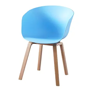 फ़ैक्टरी प्लास्टिक कुर्सियाँ कैफ़े शॉप लकड़ी के पैर हेवी ड्यूटी आर्म कुर्सियाँ लिविंग रूम कुर्सी