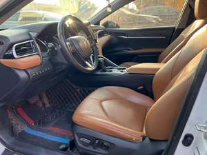 Toyota Camry 2021 2.0G Edizione Lusso 5 Posti, Motore Aspirato, Auto Usata, Guida a Sinistra, Cerchi R17, Dotata di Tetto Apribile - Product Image 6