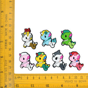 Breloques de chaussures 2D en PVC souple, série <span class=keywords><strong>Licorne</strong></span> Arc-en-ciel de dessin animé, accessoires esthétiques pour chaussures, ornements - Product Image 2