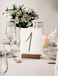 Colore noce legno di quercia acrilico segno titolare con Design moderno tavolo appeso numero espositore per matrimoni e tela - Product Image 5