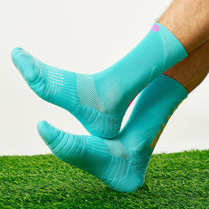 Calcetines Deportivos de Algodón de Diseño Personalizado, Calcetines de Running para Maratón con Técnicas de Tejido Modernas, Puño y Parte Inferior Estampados - Product Image 1