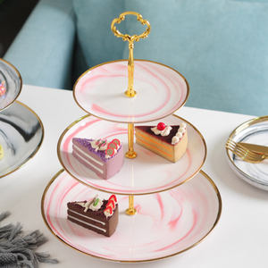 Piatto da Dessert a 3 Strati in Ceramica Porcellana Effetto Marmo Ecologico di Lusso con Bordo Dorato Stile Europeo per Hotel - Product Image 1