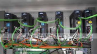 Máquina de grabado CNC de 4 ejes con cabezal oscilante de gran tamaño 2000*4000mm para grabado simultáneo 3D de columnas y estatuas de madera