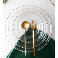 Assiette de Présentation en Verre Transparent de 13 Pouces, Bord Doré, Design Minimaliste, pour Restaurants, Banquets et Usage Domestique – Vente en Gros