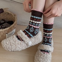Nouvelles chaussettes vintage à motif floral pour l'automne et l'hiver, chaussettes mi-mollet chaudes en dentelle de haute qualité pour femmes