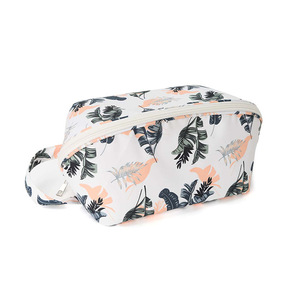 Underwear <b>Storage</b> <b>Bag</b> Large Capacity Multi-functional Portable Travel Toiletry <b>Bag</b> Water Resistant Foldable Vintage Style Leaf - Product Image 1