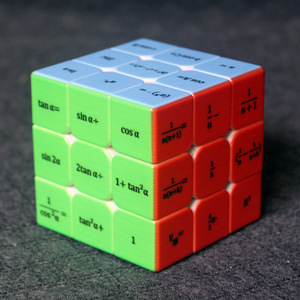 Venta al por mayor Mini 3x3x3 cubos rompecabezas logotipo personalizado ABS educación cubo mágico Escuela Secundaria matemáticas CLASE REGALO PARA NIÑOS - Product Image 3