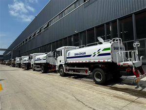 Camión cisterna de agua 6x4, camión cisterna de agua con motor diésel Howo de China National Heavy Duty Truck, con volante a la izquierda. - Product Image 5