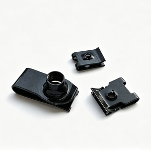 Elemento di Fissaggio in Lamiera per Settore Automobilistico, Stampato Progressivamente e Filettato, Zincato Nero, per Assemblaggio Pannelli, Clip a U - Product Image 1